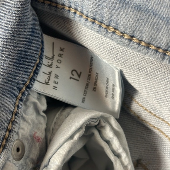 Nicole Miller Denim Shorts - Picture 3 of 6